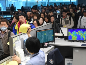신종 코로나바이러스감염증 기승… 일평균 中입국자 3만 명, 관리는 ‘글쎄’