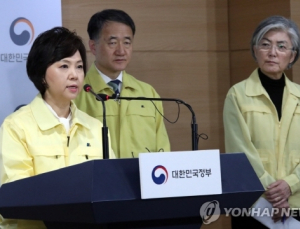 마스크 생산량 하루 1000만개 유지… “시장질서 교란 행위 처벌하겠다”