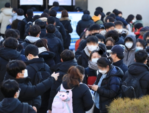 84명 추가 확진 누적 ‘977명’… 中 이어 피해 규모 2번째
