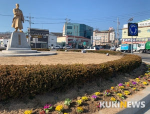 [포토] 도심 로터리마다 새봄맞이 꽃단장