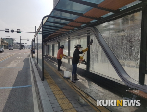 [포토] 대전 시내버스 정류소 봄 옷 갈아입는다
