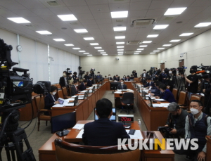 코로나19 특위, ‘학교 내 마스크 수급’ 지적