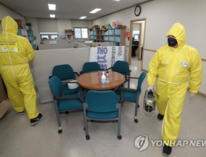 어린이집·학교·복지시설 당분간 계속 문 닫아