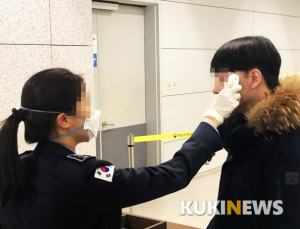 늘어나는 자가격리자 이탈… 방역당국, 손목밴드 등 위반대책 고심