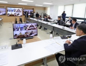 박능후 “‘사회적 거리두기’는 코로나19 백신… 인류 역사 첫 생활방역 논의”