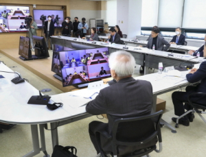 정부 “사회적 거리두기 이후 생활방역 지침 마련하겠다”