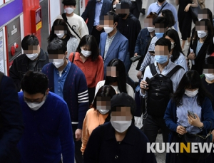 강화된 수도권 방역 불구 왜 확진자 계속 나오나