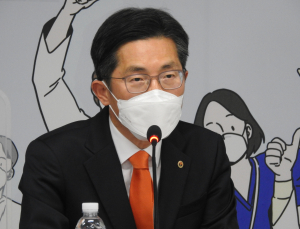 이필수 회장 체계로 전환할 의협… 앞으로 행보는