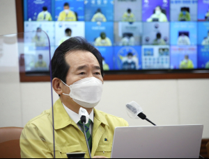 현행 거리두기 3주간 유지… “노래방·식당 감염 확산 시 9시까지로 환원”