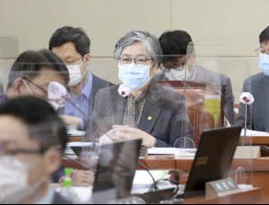 “6월이면 해변에서 마스크 벗을 수 있나”… 정은경 “판단 어려워”