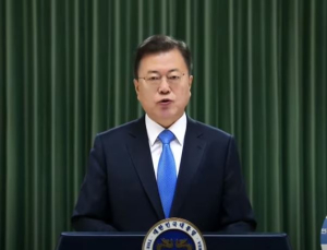 문재인 대통령 “개혁‧유능 균형 이뤄야… 더 많은 국민과 손잡자”