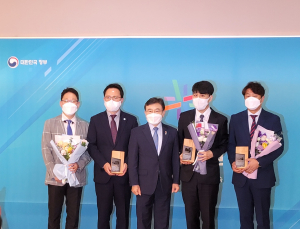이달의 한국판 뉴딜, 비대면 어르신 건강관리 서비스 등 3개 사례