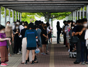 불볕더위 기승…방역현장 의료인·방문자 위한 '폭염대책' 마련