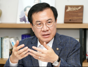 [2021 국감 우수의원] 국회 교육위 윤영덕 의원