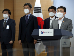 백신 5대 강국 도약 위해 2조 투자…코로나19 국산 1호 백신 지원