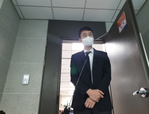 공수처, 압수수색 끝… 김웅 “증거물 전혀 안 나와”