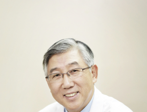 김기택 경희대학교 의무부총장 겸 의료원장, 한독학술경영대상 수상