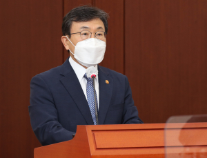 [국감 2021] “남자간호사도 공중보건간호사로 대체 복무 검토해달라” 