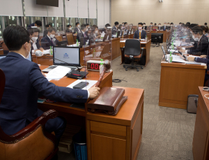 “‘사람이 먼저’라더니, 저출산고령화·자살률 문제 여전” [국감 2021]