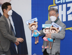 오늘도 ‘고개 숙인’ 이재명 “국민 요구에 빠르게 대응해야”