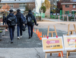 ‘고강도 방역’ 시작…소아‧청소년은 어떻게?