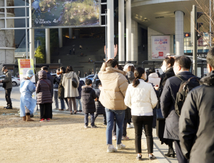 코로나19 위중증 997명… 신규 확진자 5318명