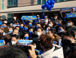 ‘교회 예배 마친’ 이재명… 이후엔 낙산사로 이동
