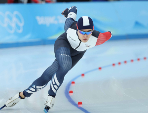 ‘빙속 간판’ 김민석 銅… 한국 대회 첫 메달