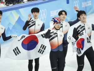 빛나는 질주…남자 쇼트트랙 5000m계주 은메달