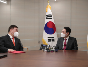 ‘외교’ 시작한 윤석열… 中 대사 예방 받아