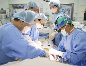 서울아산병원, 30년간 간이식 8000례…세계 최초 기록