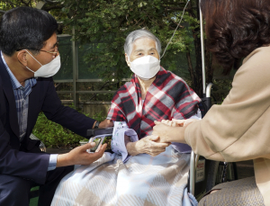 설 연휴 요양병원 계신 부모님 만나려면
