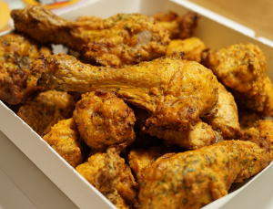 배달치킨 3만원 시대…가열되는 배달비 ‘갑론을박’