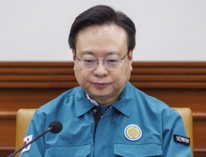 대학병원 전공의, 복지부 장·차관 고소 “협박·업무 방해”