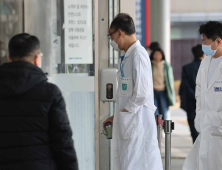 귀한 ‘필수과’ 교수들도 떠난다