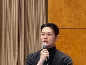 “전공의 사직, 옳은 행동이라 믿어…정책 백지화 때 복귀”