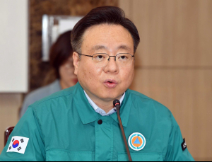 정부 “미복귀 전공의도 행정처분 안 한다”