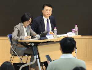 대통령실 “정부 정책 반발 의대생 휴학, 정당한 권리 아냐”