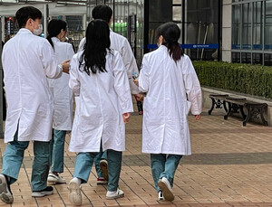 현역·사회복무요원 입대 의대생 1333명…“공보의제도 존속 위협”