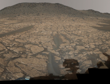 화성에서 표범무늬 암석 발견…NASA ‘생명체 단서 될 수도’