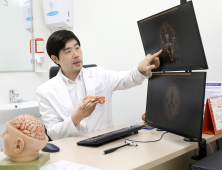 치매 환자 40% 1년 내 약 중단…전문의 진료·보호자 관리가 열쇠