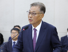 ‘여대생 청부살인범’ 도운 의사 채용 논란…심평원장 “오래돼 괜찮을 줄” [2025 국감]