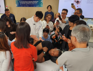 한의학 세계화 나선 자생한방병원…미국 의과대학과 협력 확대