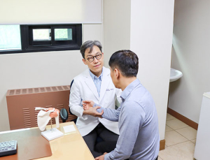 넘어질 때 무심코 짚은 손목이 골절, 다른 부위 골절 가능성 ‘급증’