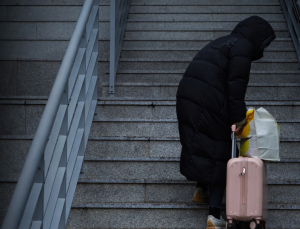 “내 지원금, 아빠가 다 써요”…청소년 울리는 세대분리법