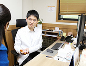 겨울 탓으로 넘긴 수족냉증, 피부색 변화가 의미하는 뜻밖의 질환