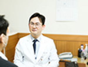 한쪽 팔에만 뻗치는 통증, 목 신경 압박일 수 있어요
