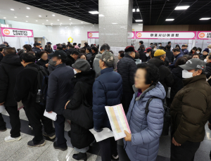 일하고 싶은 어르신들…78% “정년 없애거나 연장해야”