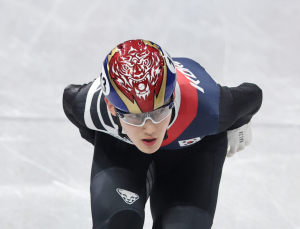 막내의 값진 질주…임종언, 쇼트트랙 1000m 동메달 획득 [밀라노 동계올림픽]