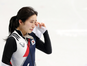 ‘눈물의 銅’ 쇼트트랙 김길리, 첫 올림픽서 1000m 동메달 쾌거 [밀라노 동계올림픽]